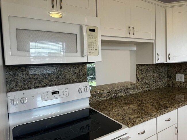 Building Photo - 2600 Fiore Way