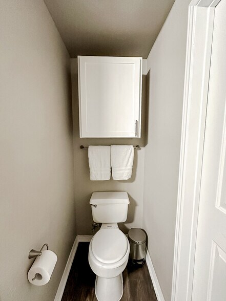 Building Photo - 6225 Saratoga Blvd