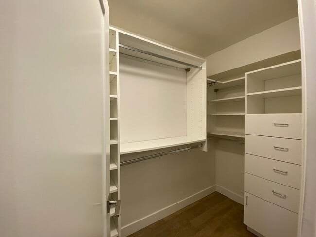 Building Photo - Beautifully Renovated Condo in Rancho Bernardo!