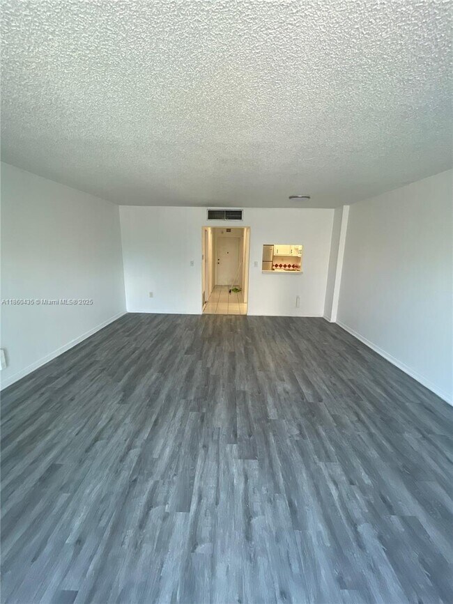 Building Photo - 1470 NE 125th Terrace
