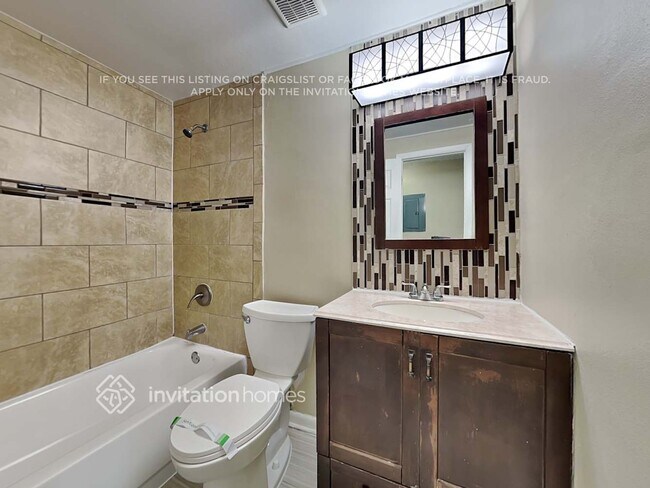 Building Photo - 8261 Greenleaf Cir