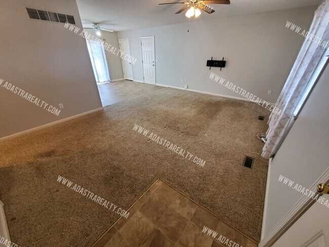Building Photo - 11425 W 61st St