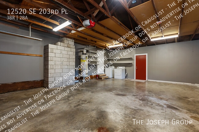Building Photo - 12520 SE 203 Pl