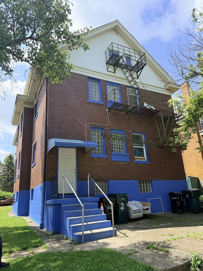 Building Photo - 860 Blair Ave