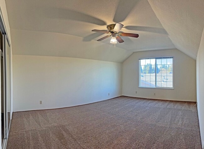 Building Photo - Beautiful Updated Home!