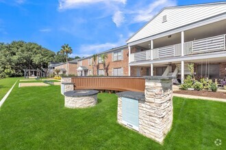 Building Photo - The Ascend at Pensacola Bay