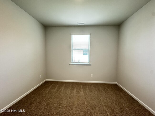 Building Photo - 2084 Willowleaf Dr