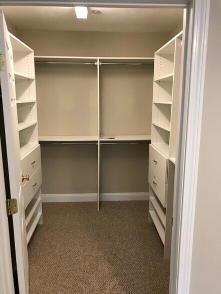 Building Photo - 1522 VFW Pkwy