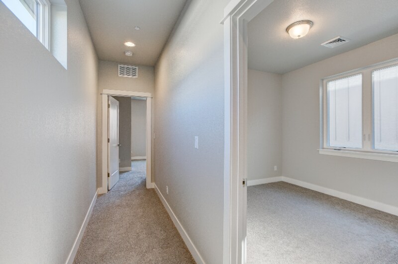 Building Photo - 819 Cherokee Dr