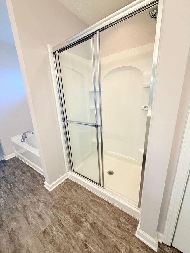 Building Photo - 1618 Woodside Cir