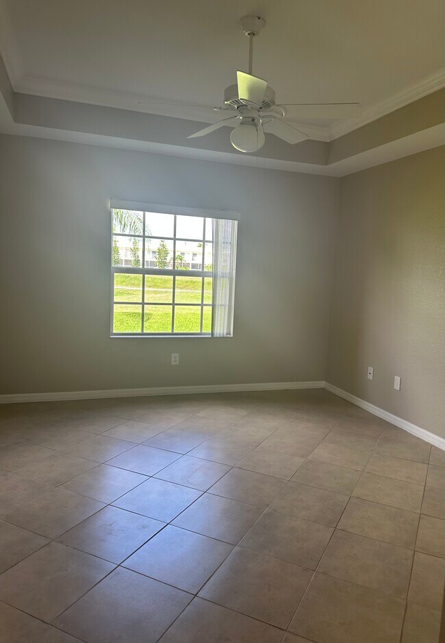 Building Photo - 1235 Saxony Cir
