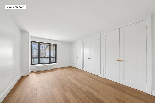 Building Photo - 501 E 87th St