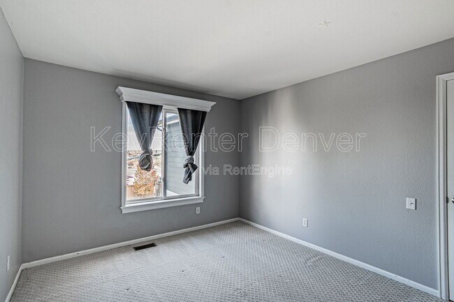 Building Photo - 3753 E Mallard St