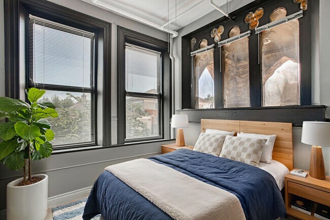 Building Photo - 4301 Olive St