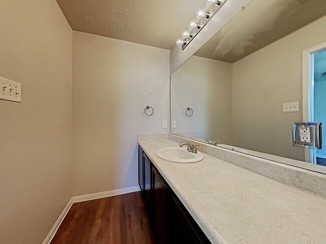 Building Photo - 21607 Nella Cir