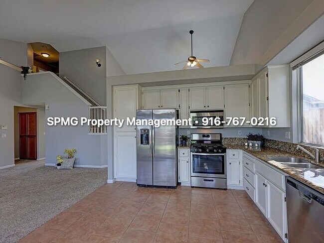 Building Photo - Beautiful 4BR/3BA Home in Rocklin 3-Car Garage & Low-Maintenance Backyard