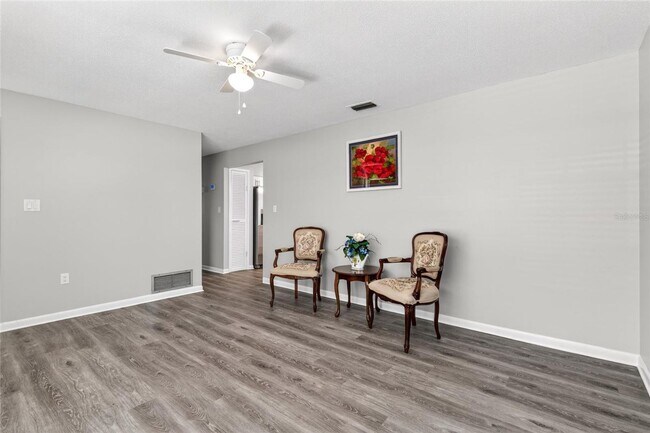 Building Photo - Move-in Ready 3BR/2BA NW Gainesville Home - Available NOW!