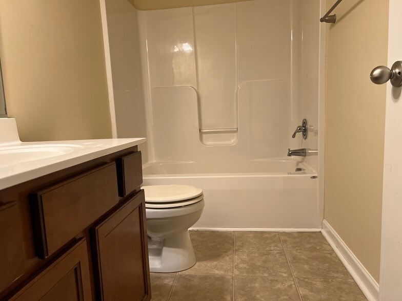 Building Photo - 325 Falcon Run