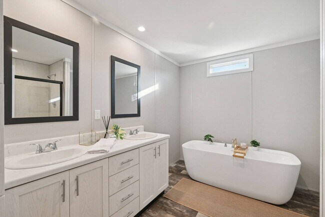 Building Photo - 1611 American Dr