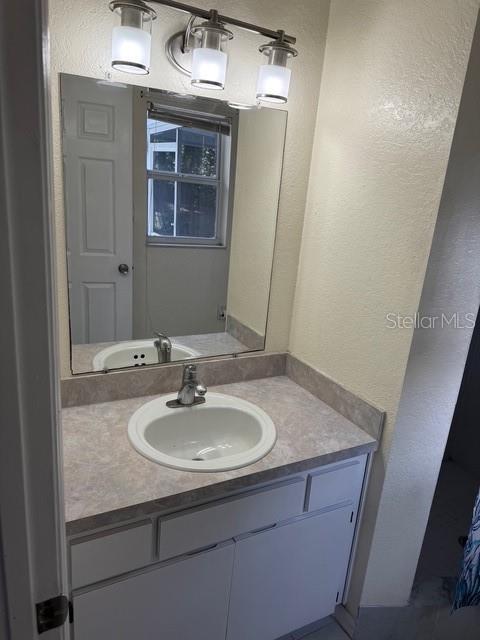 Building Photo - 911 Valmar St