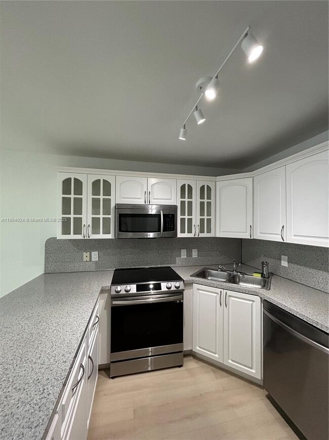 Building Photo - 8725 SW 158th Pl