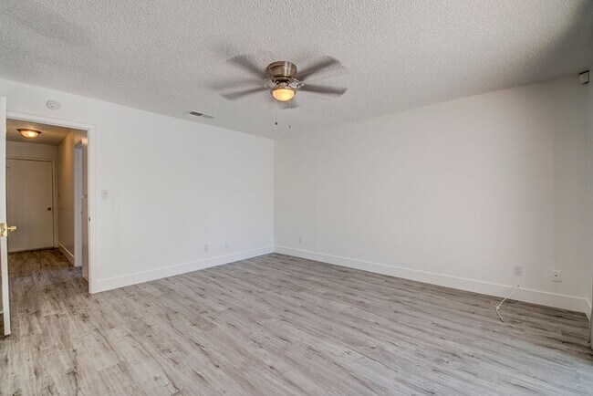 Building Photo - Status: Accepting Applications