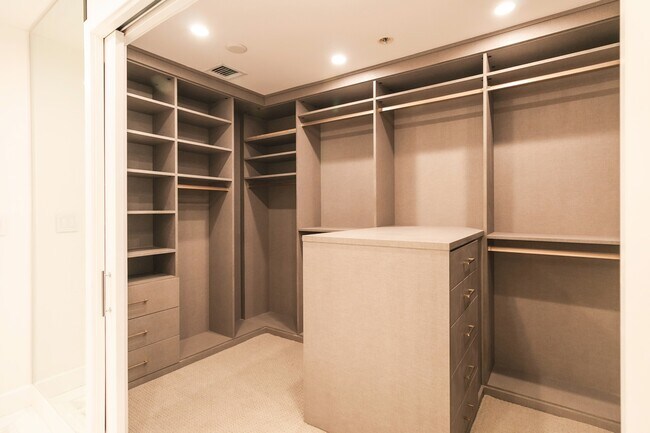 New California Closets - 10430 Wilshire Blvd