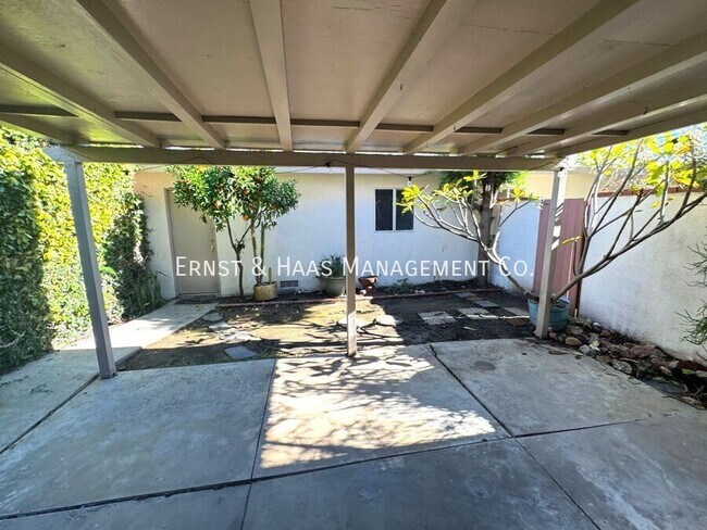 Building Photo - 242 1/2 Belmont Ave.-