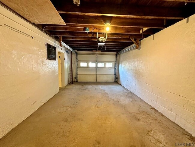 Building Photo - 424 Bob St
