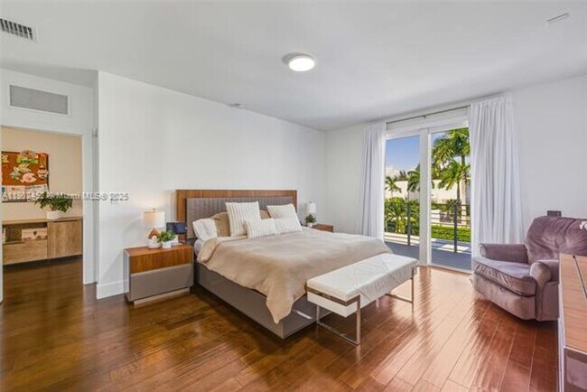 Building Photo - 10359 NW 67th Terrace