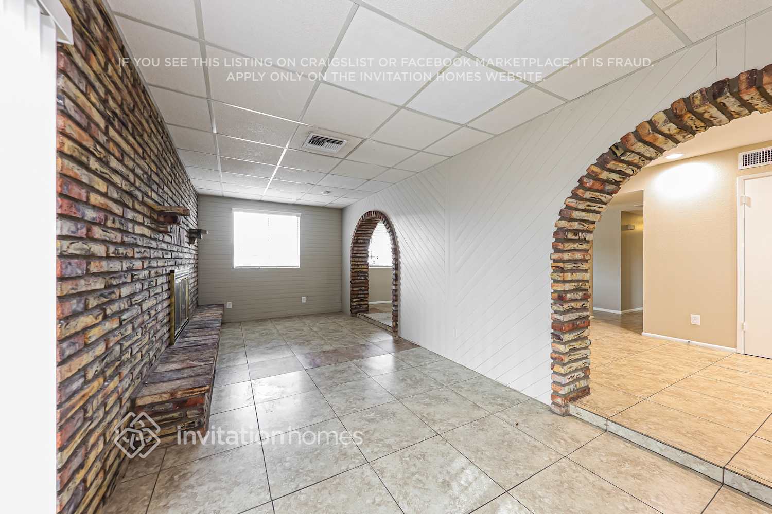Building Photo - 4424 W Caron St
