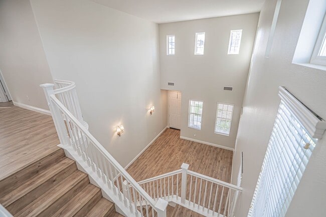 Building Photo - Spacious 4-Bedroom Home with Downstairs Bed/Bath & Full Community Access in Valencia!