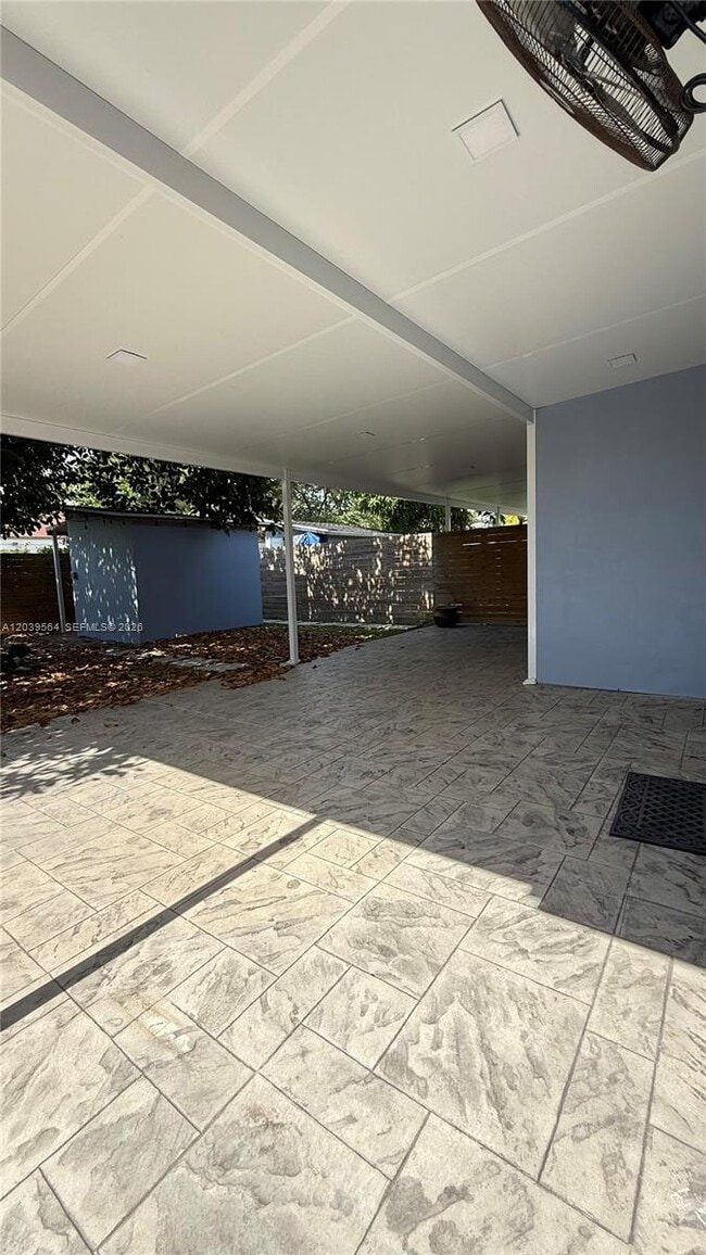Building Photo - 1380 SW 20th St