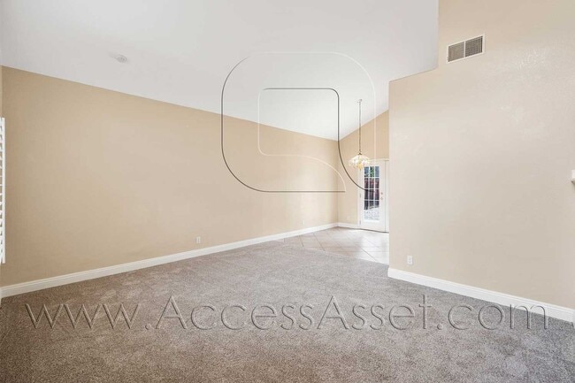 Building Photo - 32440 Beechwood Ln