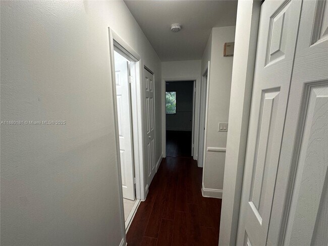 Building Photo - 2761 SW 58th Manor