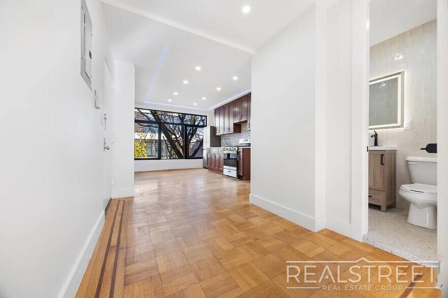 Building Photo - South 5th Street