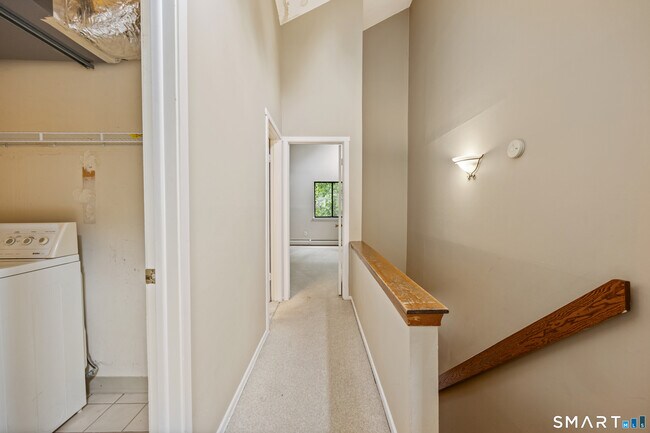 Building Photo - 5 Staunton Ct