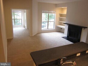 Building Photo - 3910 Penderview Dr