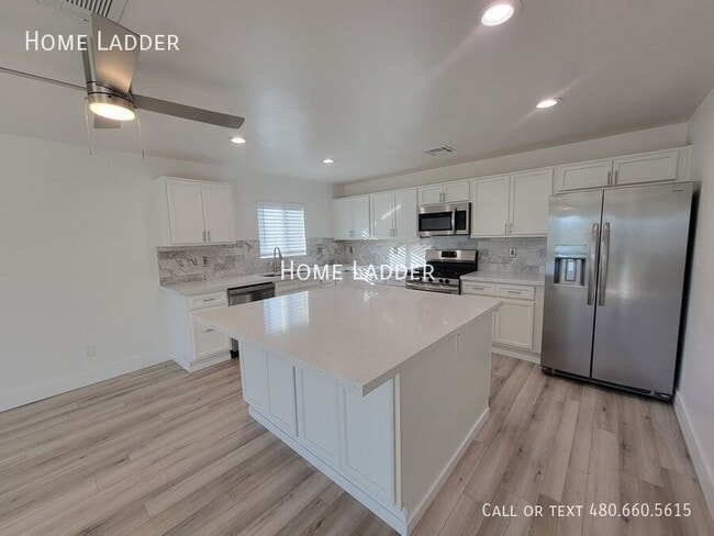 Building Photo - 2301 N 27th St