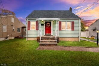 Building Photo - 26 Glaser Ave