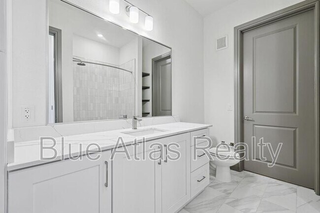 Building Photo - 2700 Old Denton Rd