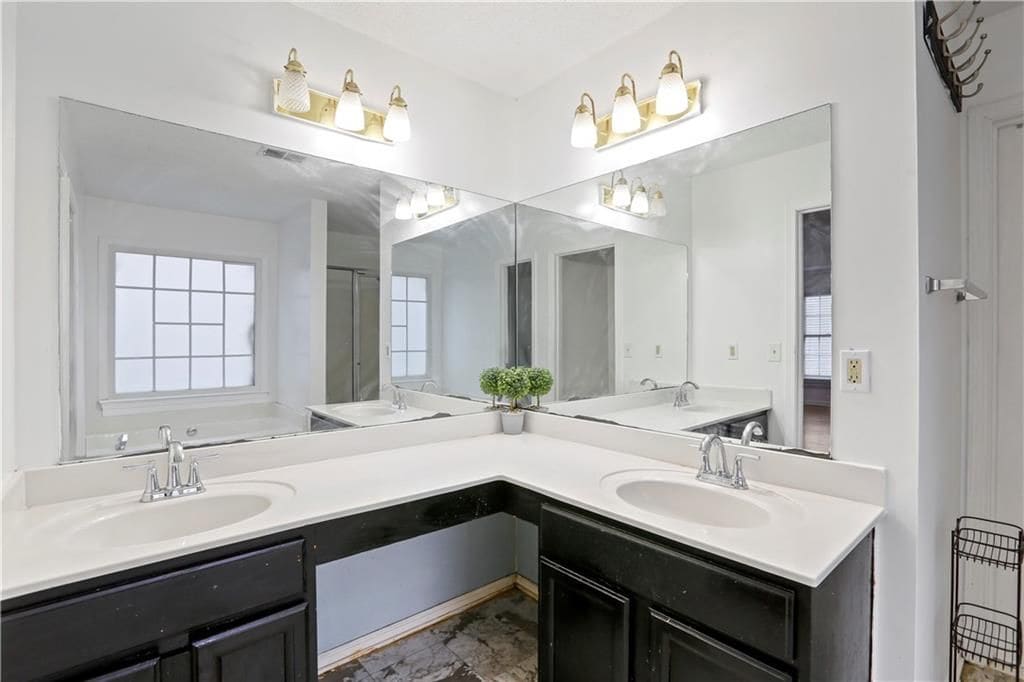 Building Photo - 1925 Glenellen Ct