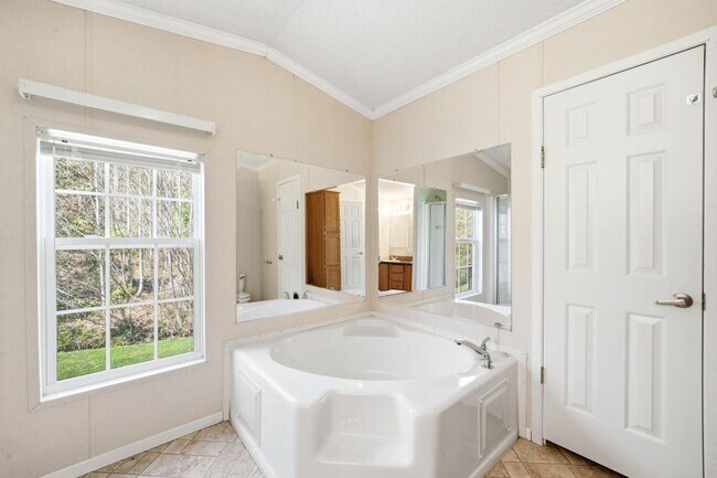 Building Photo - 267 Maddux Farm Dr