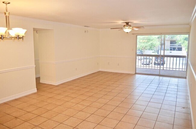 Building Photo - 3360 S Osprey Ave