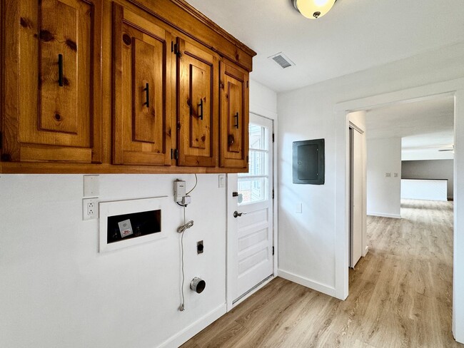 Building Photo - READY NOW!! 4-Bedroom Home in Lake Trant w/Attached Garage! Pet Friendly!