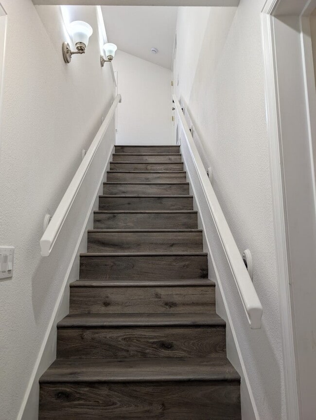 Building Photo - A very nice Studio in a nice neighborhood in South San Jose