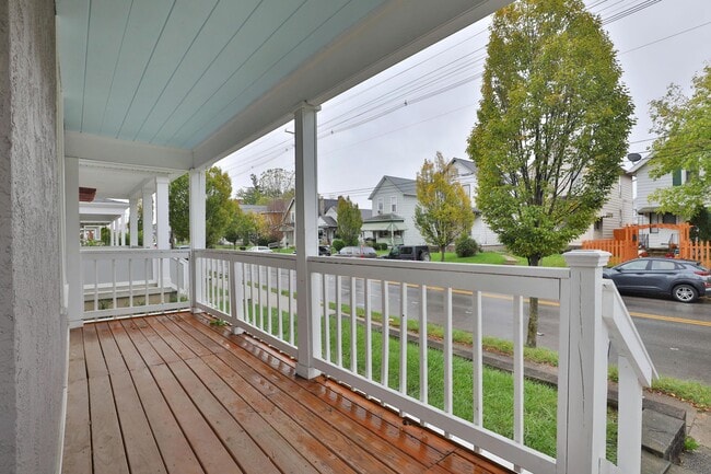 Building Photo - 628 E Whittier St