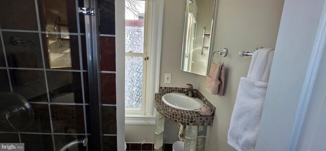 Building Photo - 1211 33rd St NW