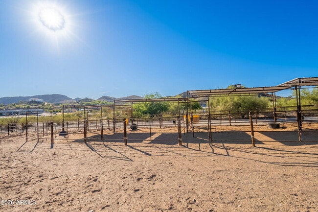 Building Photo - 1902 E Cortez St