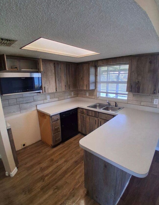 Building Photo - Cozy 2 Bedroom Condo in Central Lakeland!